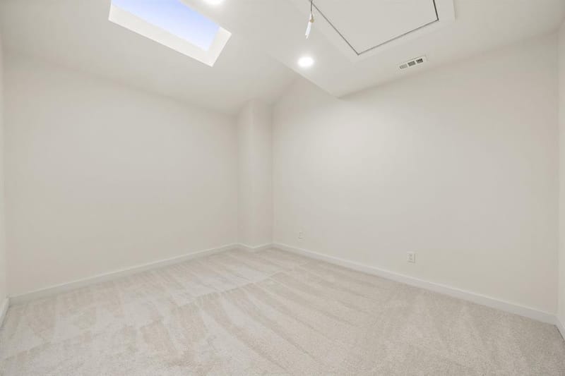 8639 Clover Meadow Drive, Dallas TX 75243 - Photo 29