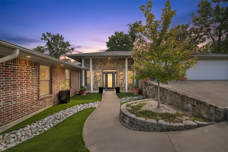 1227 Kiowa Drive W, Lake Kiowa TX 76240