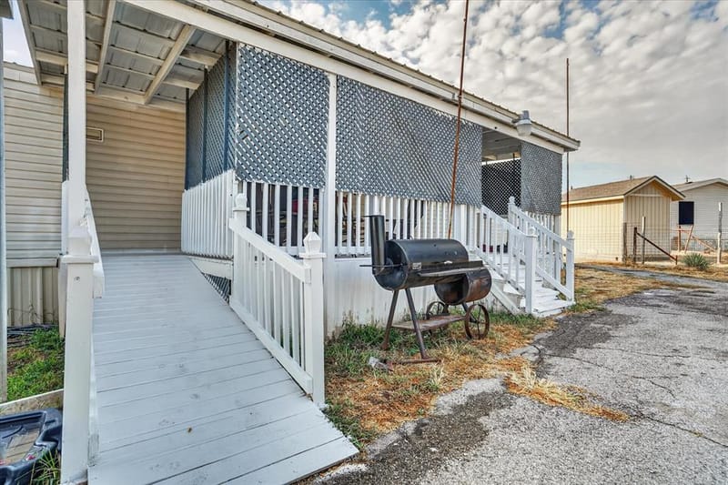5703 N Sunchase Drive, Granbury TX 76049 - Photo 7