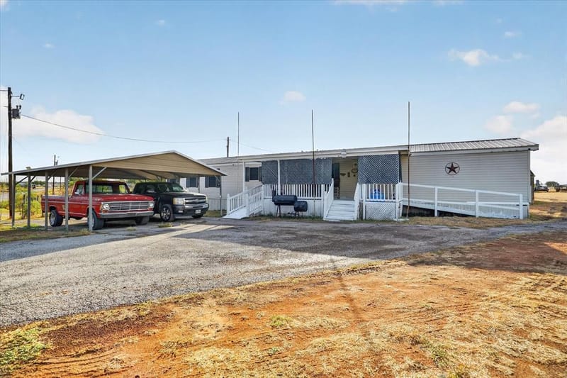 5703 N Sunchase Drive, Granbury TX 76049