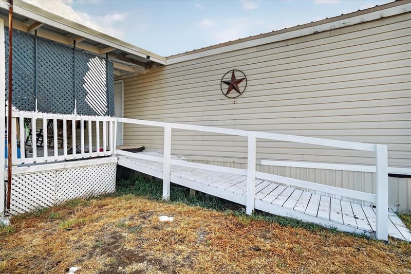 5703 N Sunchase Drive, Granbury TX 76049 - Photo 4
