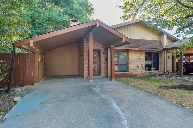 2604 Nina Circle, Grand Prairie TX 75052 - Photo 2