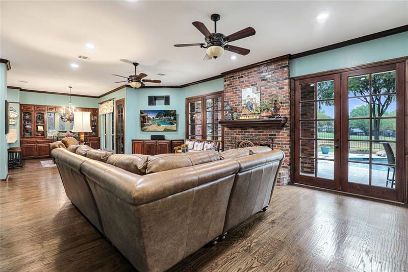 1204 Hills Creek Drive, McKinney TX 75072 - Photo 7