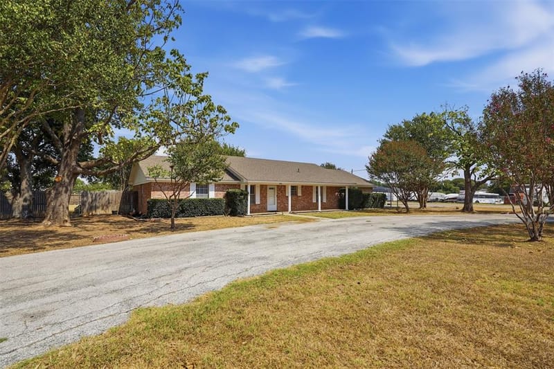 6880 Sandy Beach Road, Azle TX 76020 - Photo 2
