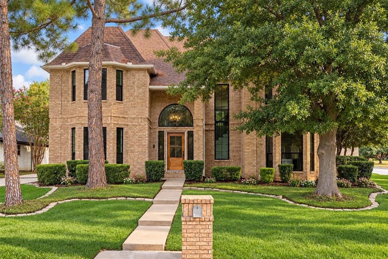2 Crestwood Drive, Trophy Club TX 76262