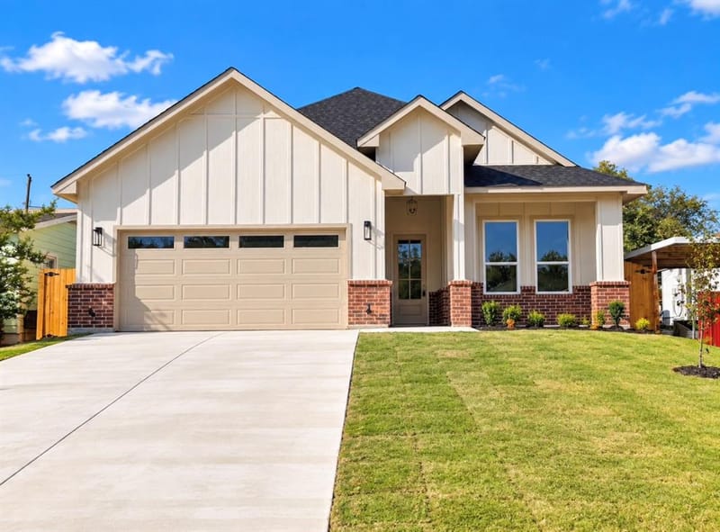 5504 Curzon Avenue, Fort Worth TX 76107