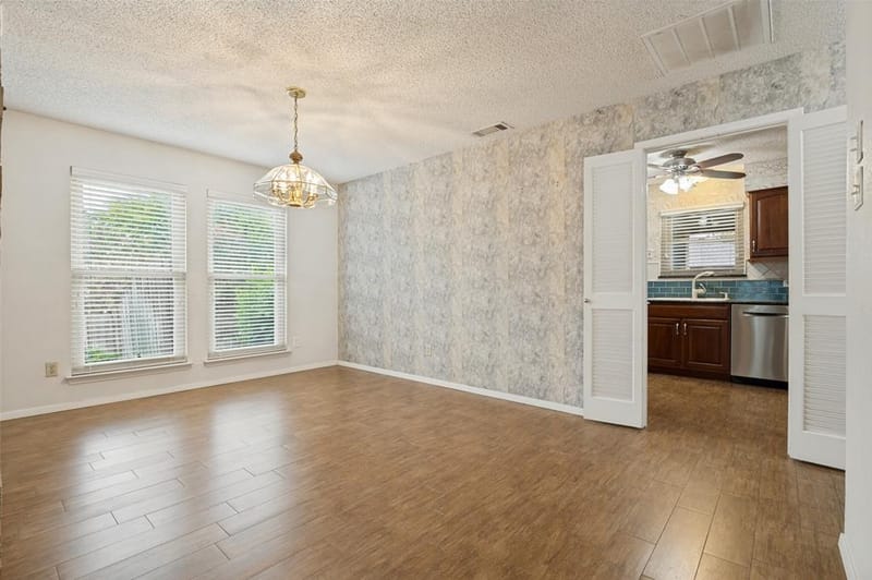 5725 Trails Edge Court, Arlington TX 76017 - Photo 7
