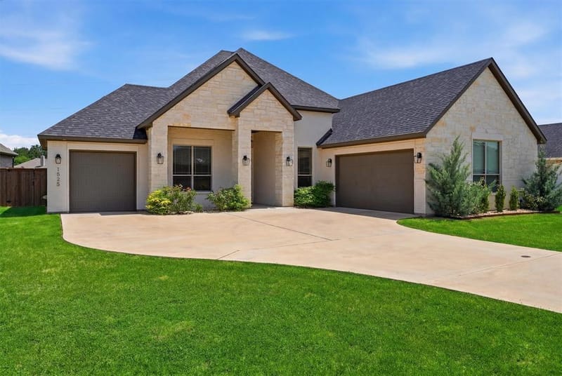1525 Blue Lake Drive, Burleson TX 76058 - Photo 2