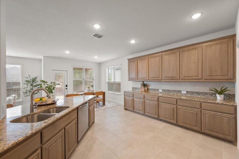 637 Ridgewater Trail, Fort Worth TX 76131 - Photo 6