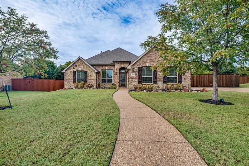 8303 Lake Valley Court, Rowlett TX 75089