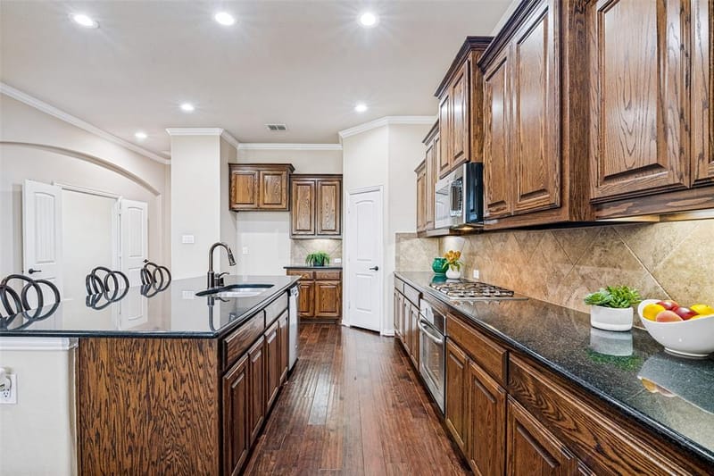 8303 Lake Valley Court, Rowlett TX 75089 - Photo 10