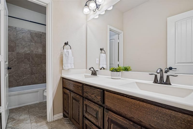8303 Lake Valley Court, Rowlett TX 75089 - Photo 19