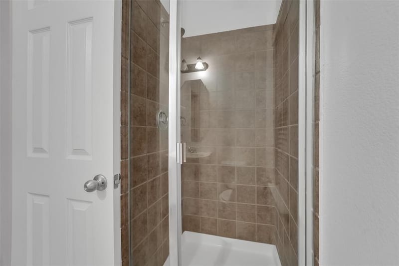 701 Walnut Bend Drive, Mansfield TX 76063 - Photo 7