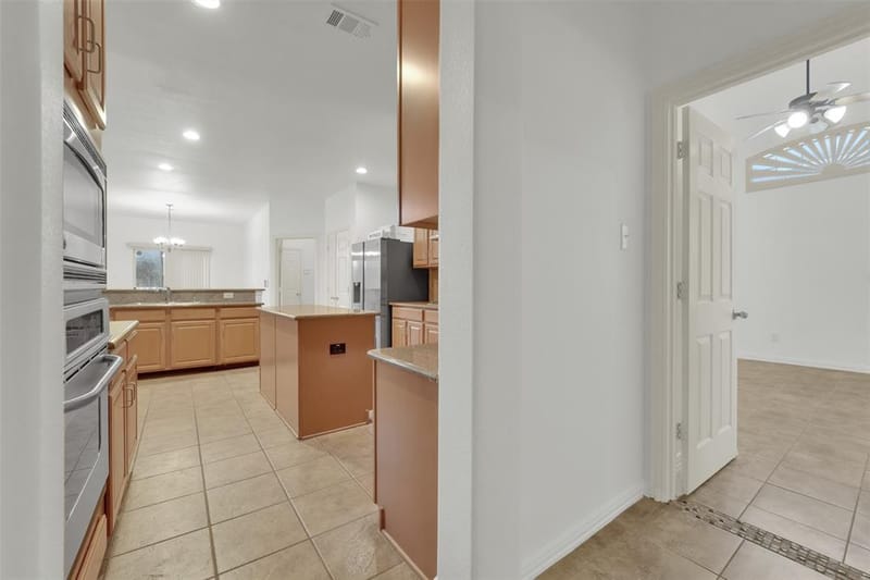 701 Walnut Bend Drive, Mansfield TX 76063 - Photo 8