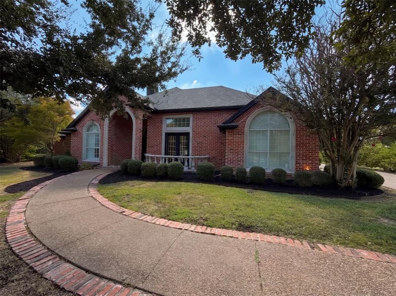 2836 S Lakeview Drive, Cedar Hill TX 75104