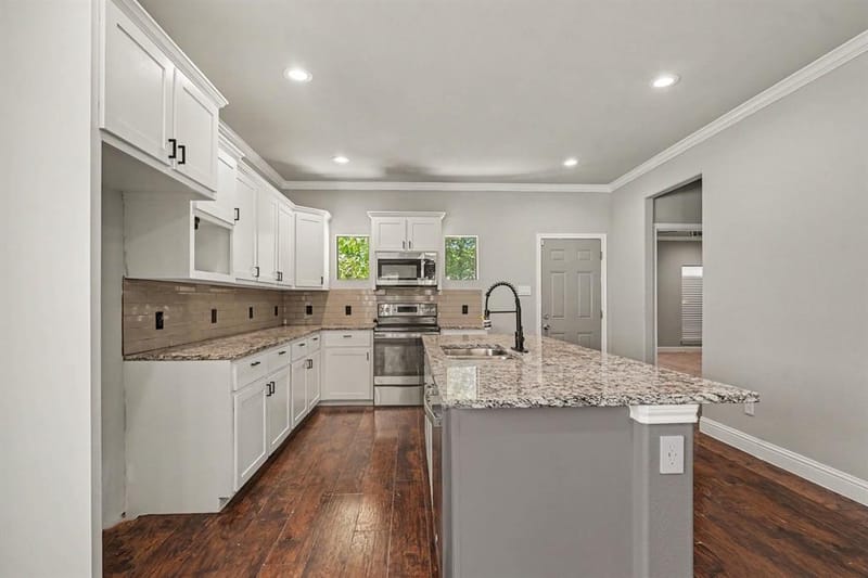 4221 Cardinal Drive, Dallas TX 75216 - Photo 3