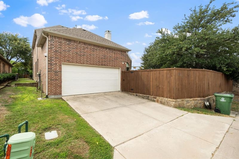 2241 Magic Mantle Drive, Lewisville TX 75056 - Photo 30