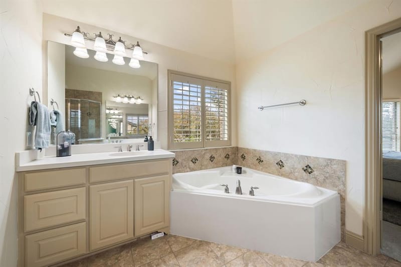 2241 Magic Mantle Drive, Lewisville TX 75056 - Photo 18