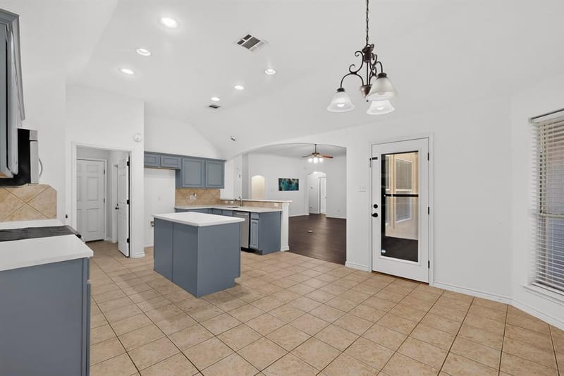 839 Evergreen Lane, Burleson TX 76028 - Photo 16