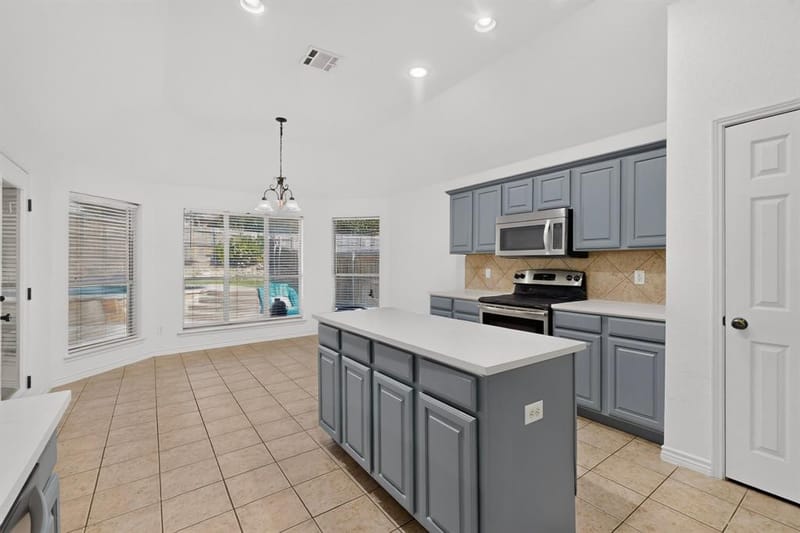 839 Evergreen Lane, Burleson TX 76028 - Photo 12