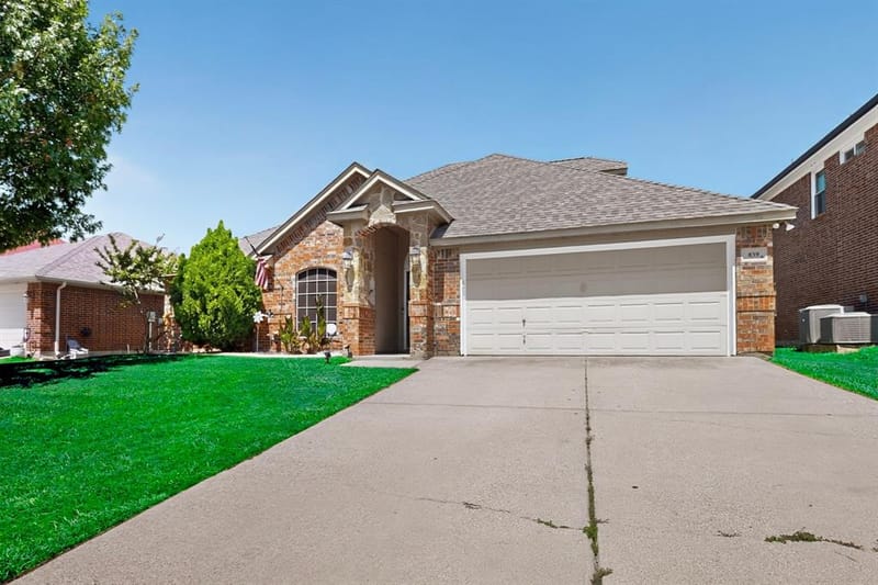 839 Evergreen Lane, Burleson TX 76028 - Photo 3