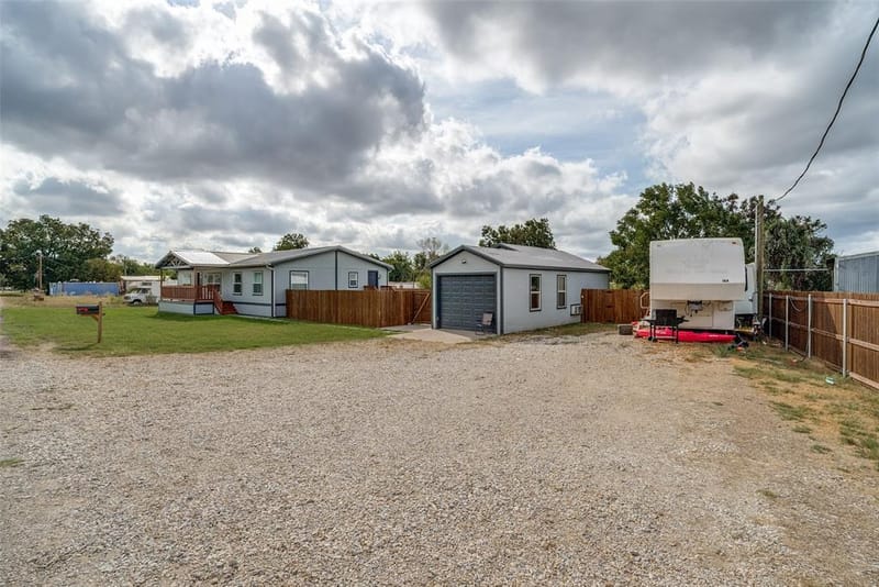 131 Lipan Trail, Weatherford TX 76087 - Photo 6