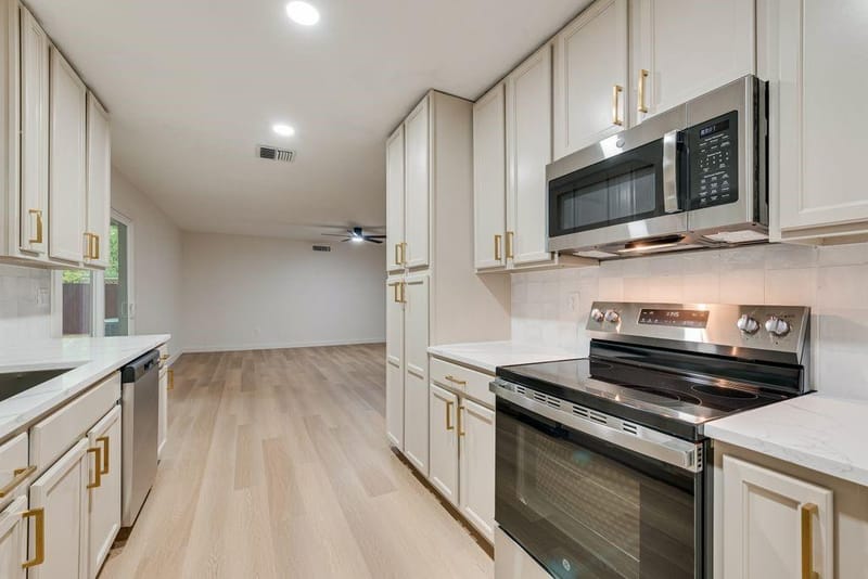 3357 Nottingham Lane, Plano TX 75074 - Photo 10