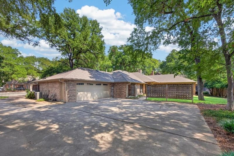 3520 Elm Creek Court, Fort Worth TX 76109 - Photo 36