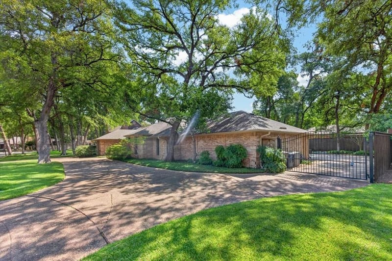 3520 Elm Creek Court, Fort Worth TX 76109 - Photo 37