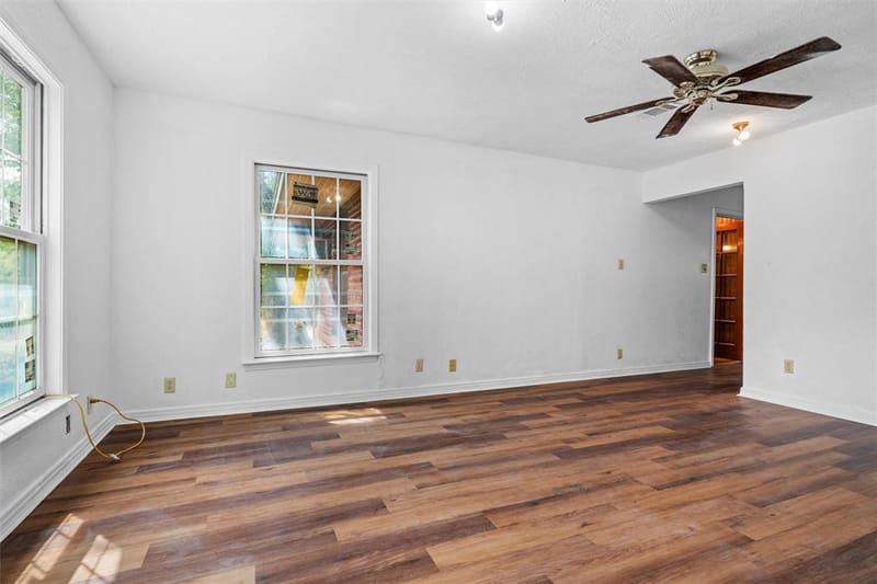 3233 Jane Lane, Haltom City TX 76117 - Photo 9