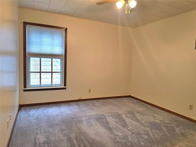 3750 Honeysuckle Avenue, Fort Worth TX 76111 - Photo 10