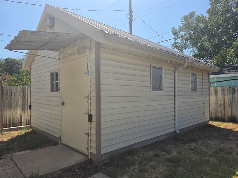 3750 Honeysuckle Avenue, Fort Worth TX 76111 - Photo 29