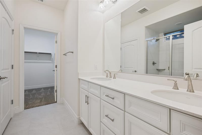 9621 Creekwood Drive, Denton TX 76207 - Photo 4