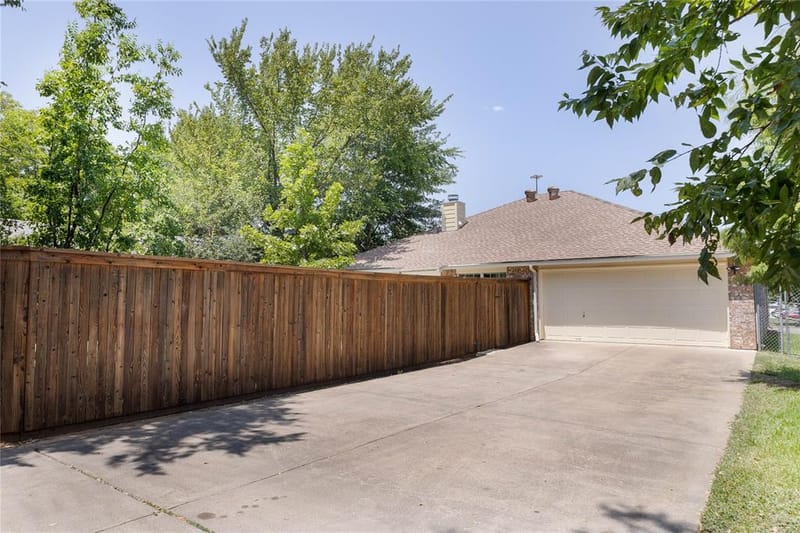 1304 W Mitchell Street, Arlington TX 76013 - Photo 2