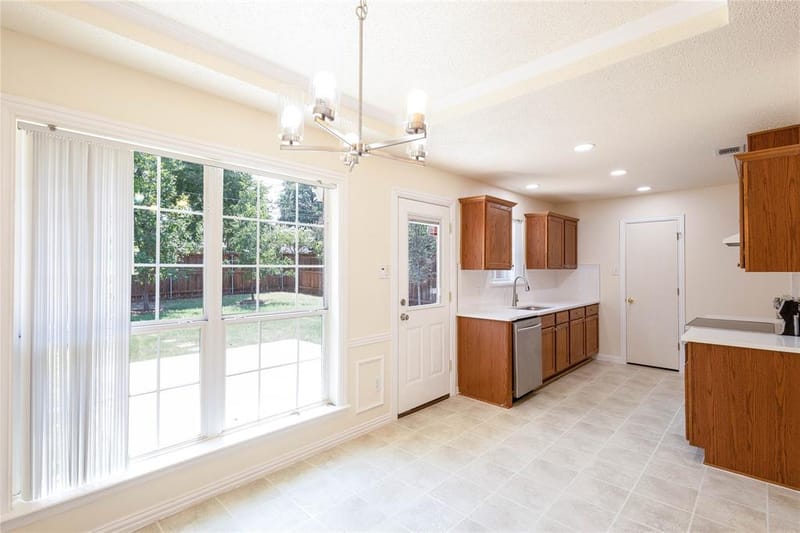 1304 W Mitchell Street, Arlington TX 76013 - Photo 7