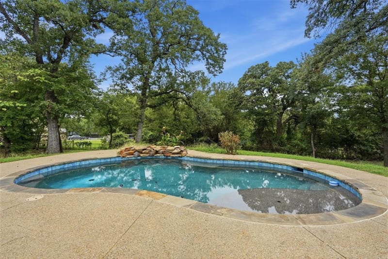 1100 Crazy Horse Trail, Burleson TX 76028 - Photo 22