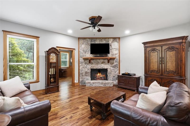 1100 Crazy Horse Trail, Burleson TX 76028 - Photo 9