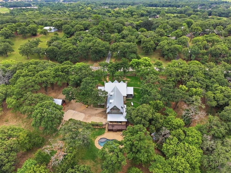 1100 Crazy Horse Trail, Burleson TX 76028 - Photo 34