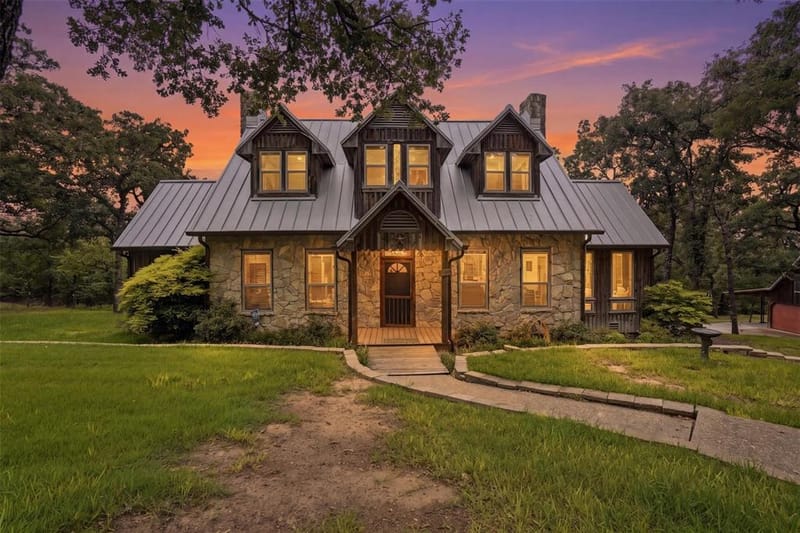 1100 Crazy Horse Trail, Burleson TX 76028 - Photo 37