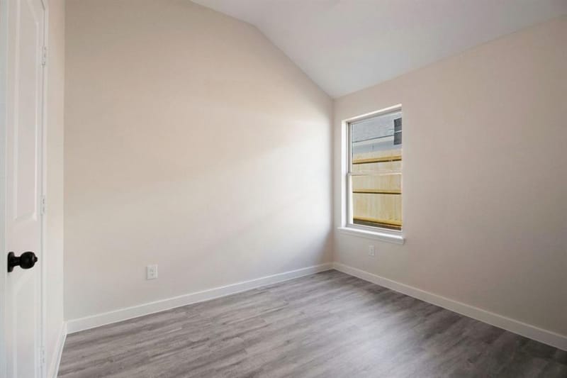 1915 Missouri Avenue, Fort Worth TX 76104 - Photo 10