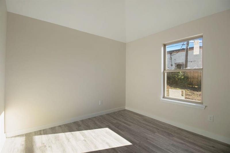 1915 Missouri Avenue, Fort Worth TX 76104 - Photo 8