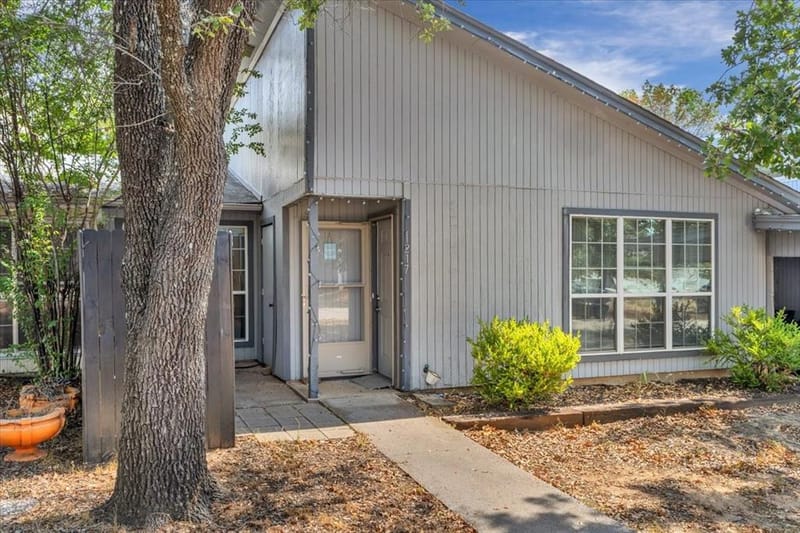 1217 Elm Court, Runaway Bay TX 76426 - Photo 2