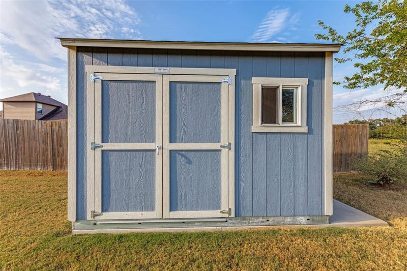 1001 Morningside Drive, Burleson TX 76028 - Photo 39
