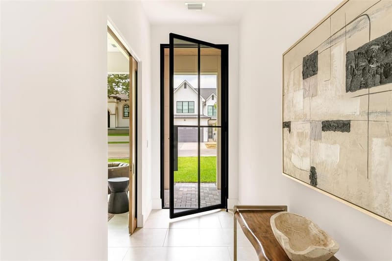 4718 W Amherst Avenue, Dallas TX 75209 - Photo 2