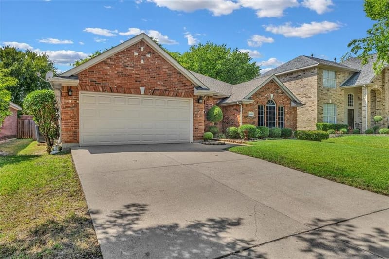 4825 Gloucester Drive, Grand Prairie TX 75052