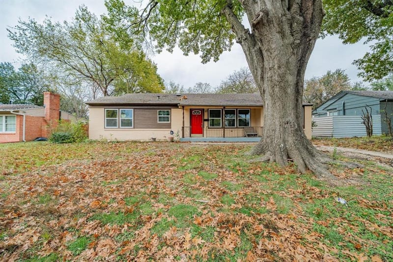 2426 Salerno Drive, Dallas TX 75224 - Photo 2