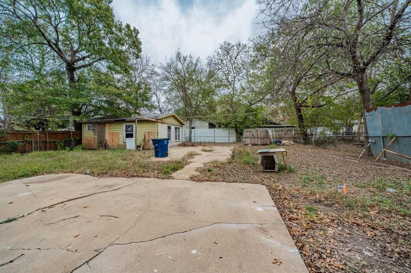 2426 Salerno Drive, Dallas TX 75224 - Photo 22