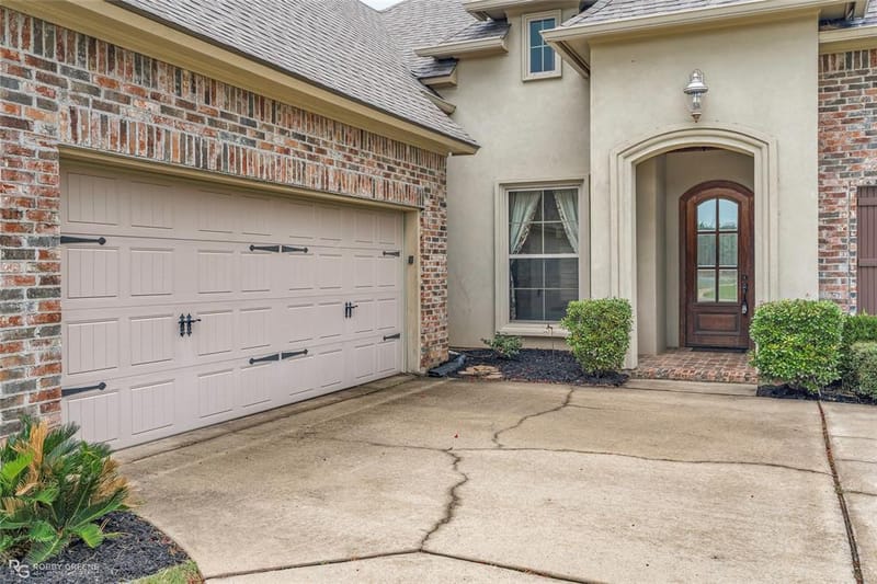 606 Glenshire Drive, Bossier City LA 71111 - Photo 2