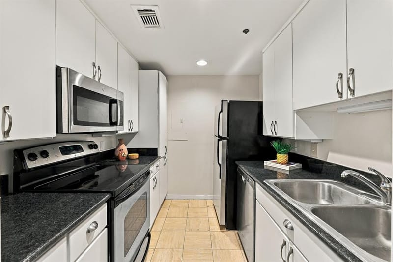4334 Buena Vista Street, Dallas TX 75205 - Photo 9