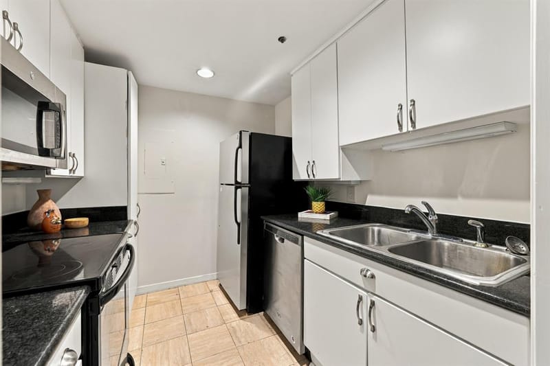 4334 Buena Vista Street, Dallas TX 75205 - Photo 10